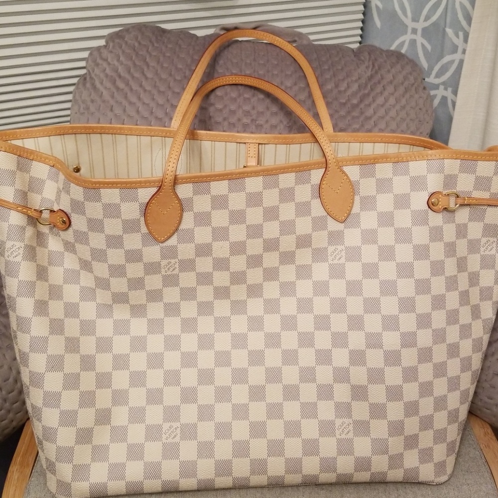 LOUIS VUITTON BAG